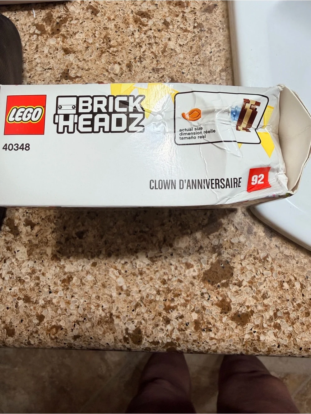 Lego BrickHeadz Birthday Clown Box – White with Red Accents - Picture 2 of 2